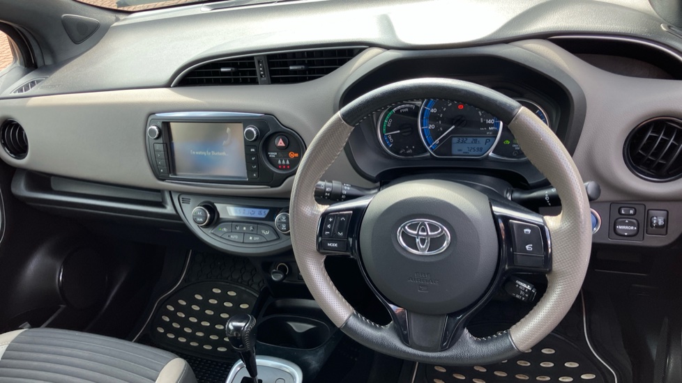 Toyota Yaris 1.5 Hybrid Design 5dr CVT Hybrid Hatchback - Image 6