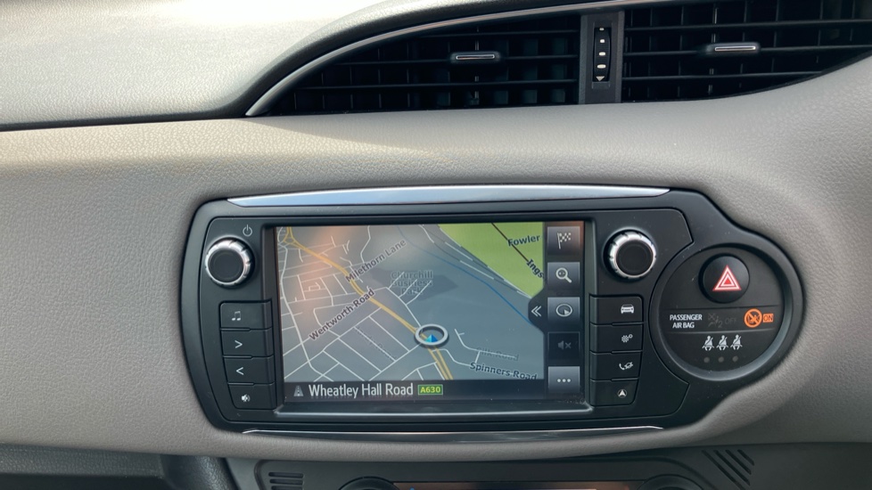 Toyota Yaris 1.5 Hybrid Design 5dr CVT Hybrid Hatchback - Image 9