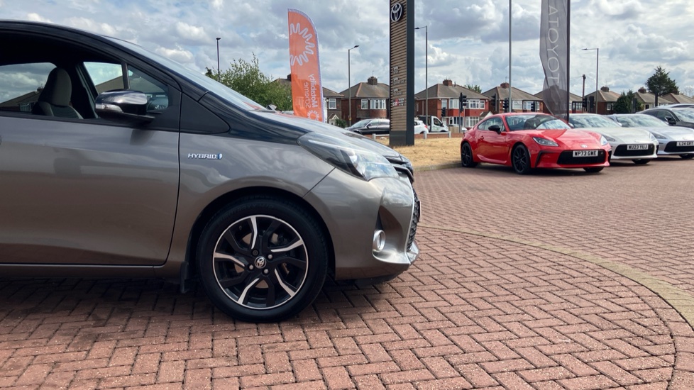 Toyota Yaris 1.5 Hybrid Design 5dr CVT Hybrid Hatchback - Image 25