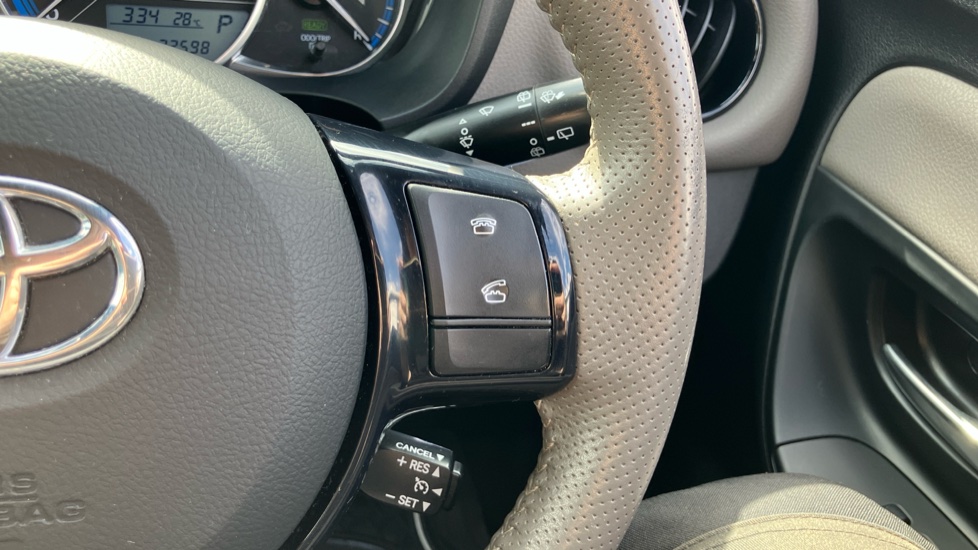 Toyota Yaris 1.5 Hybrid Design 5dr CVT Hybrid Hatchback - Image 29