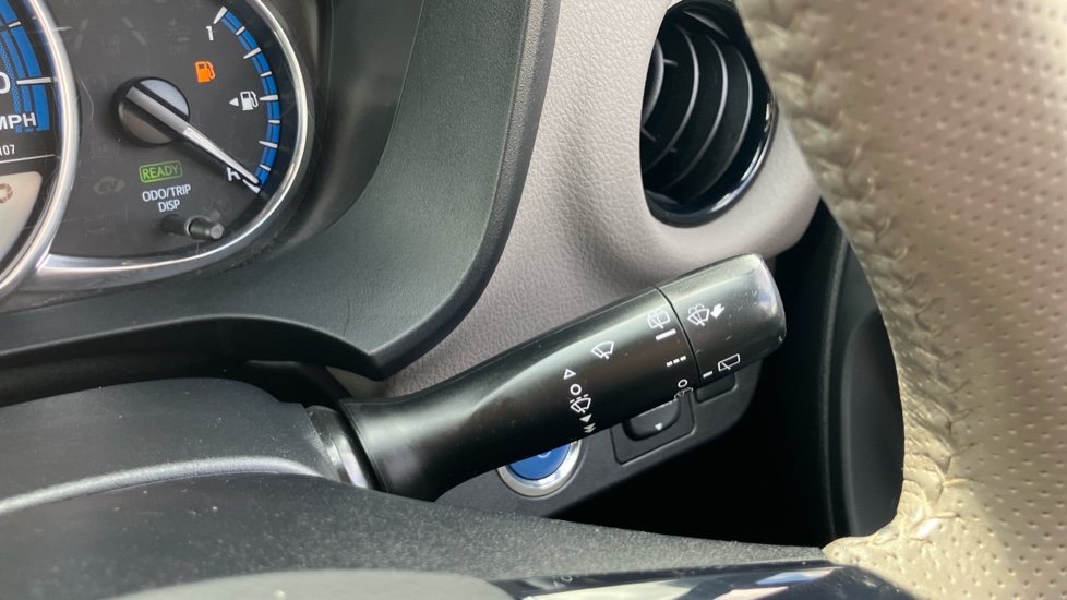 Toyota Yaris 1.5 Hybrid Design 5dr CVT Hybrid Hatchback - Image 32