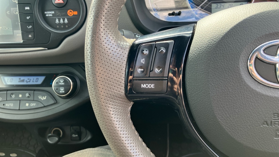 Toyota Yaris 1.5 Hybrid Design 5dr CVT Hybrid Hatchback - Image 34