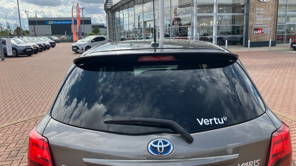 Toyota Yaris 1.5 Hybrid Design 5dr CVT Hybrid Hatchback - Image 37