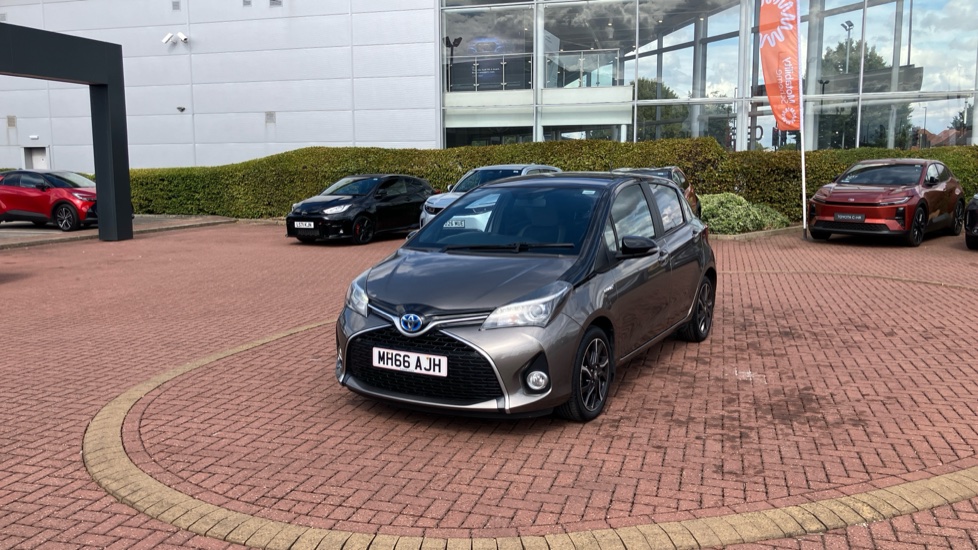 Toyota Yaris 1.5 Hybrid Design 5dr CVT Hybrid Hatchback - Image 43