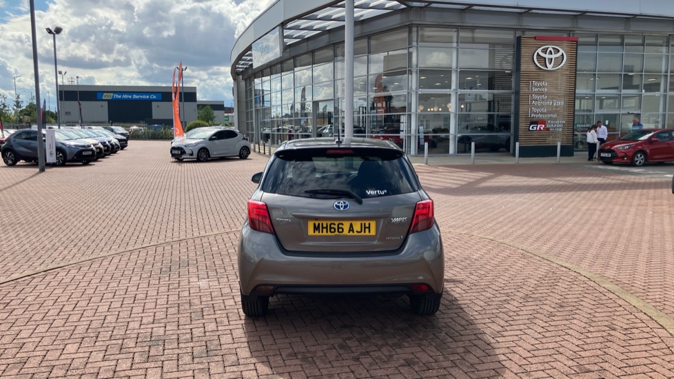 Toyota Yaris 1.5 Hybrid Design 5dr CVT Hybrid Hatchback - Image 46