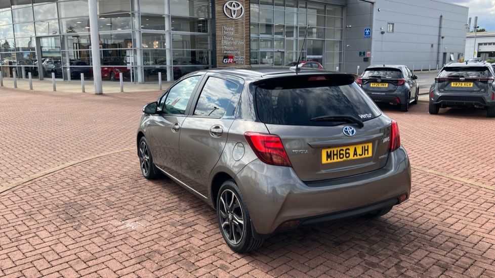 Toyota Yaris 1.5 Hybrid Design 5dr CVT Hybrid Hatchback - Image 53