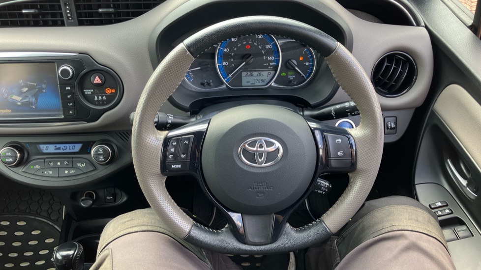 Toyota Yaris 1.5 Hybrid Design 5dr CVT Hybrid Hatchback - Image 54