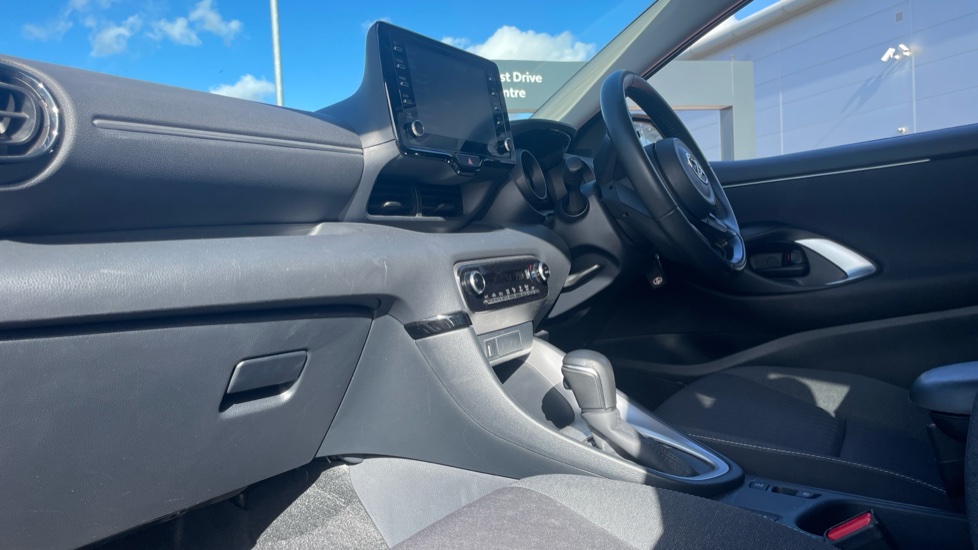 Toyota Yaris 1.5 Hybrid Design 5dr CVT Hybrid Hatchback - Image 5