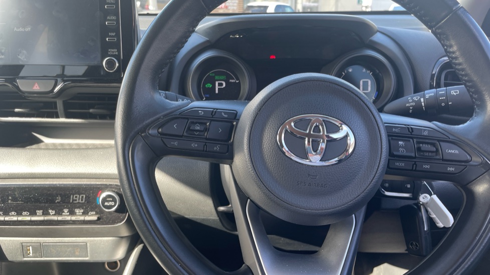 Toyota Yaris 1.5 Hybrid Design 5dr CVT Hybrid Hatchback - Image 10