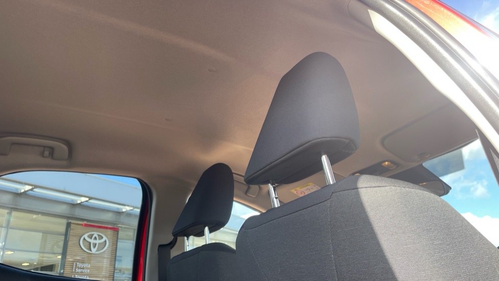 Toyota Yaris 1.5 Hybrid Design 5dr CVT Hybrid Hatchback - Image 19