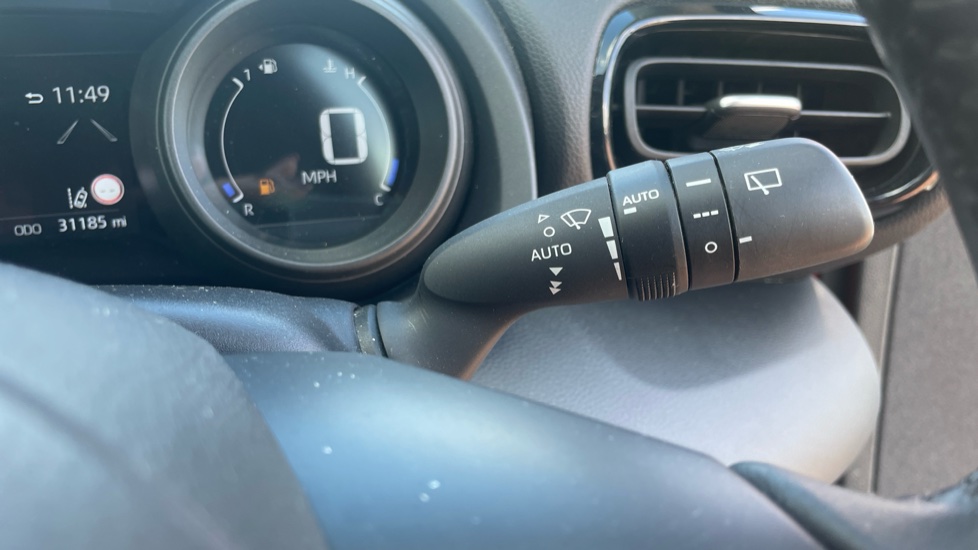 Toyota Yaris 1.5 Hybrid Design 5dr CVT Hybrid Hatchback - Image 32