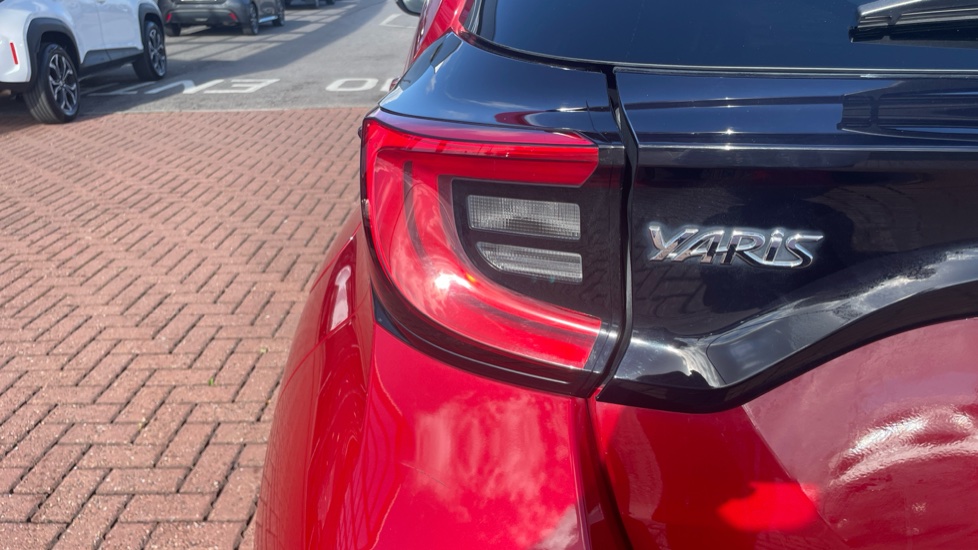 Toyota Yaris 1.5 Hybrid Design 5dr CVT Hybrid Hatchback - Image 41