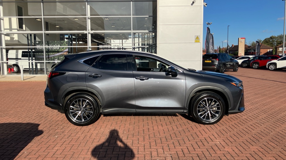 Lexus NX 450h+ 2.5 5dr E-CVT [Premium Pack] Estate - Image 23