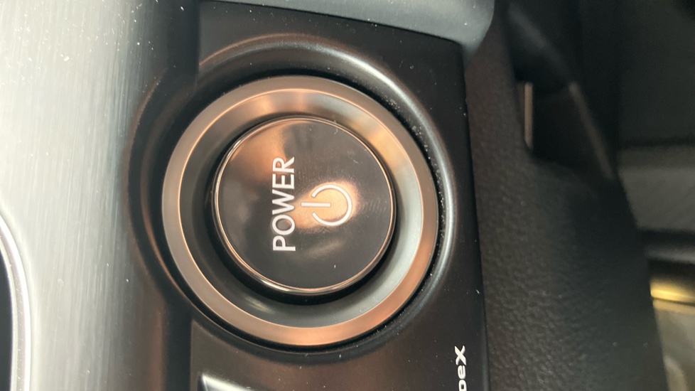 Lexus UX 250h 2.0 Takumi 5dr CVT Hybrid Hatchback - Image 16
