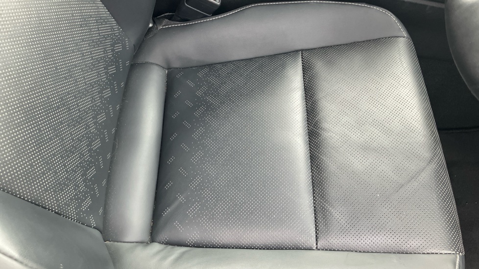 Lexus UX 250h 2.0 Takumi 5dr CVT Hybrid Hatchback - Image 17