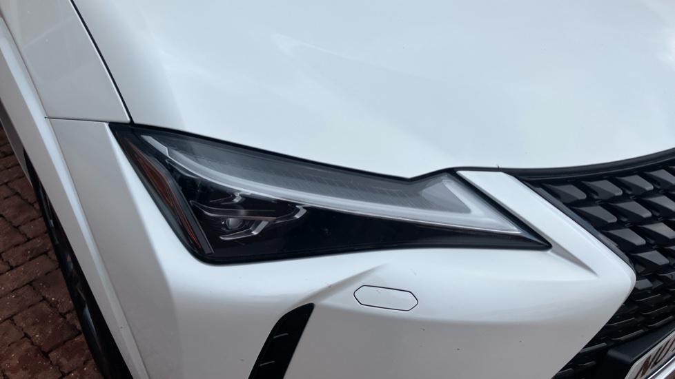 Lexus UX 250h 2.0 Takumi 5dr CVT Hybrid Hatchback - Image 20