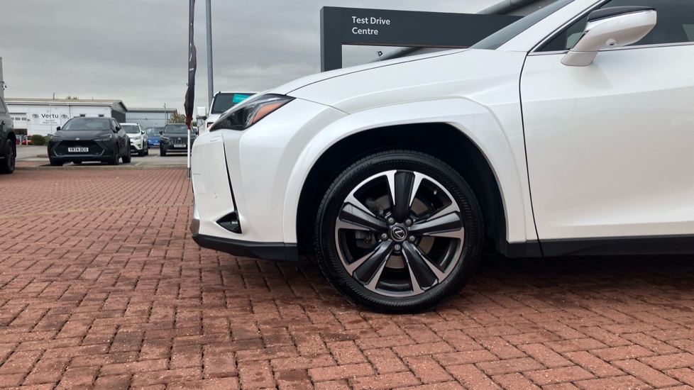 Lexus UX 250h 2.0 Takumi 5dr CVT Hybrid Hatchback - Image 25