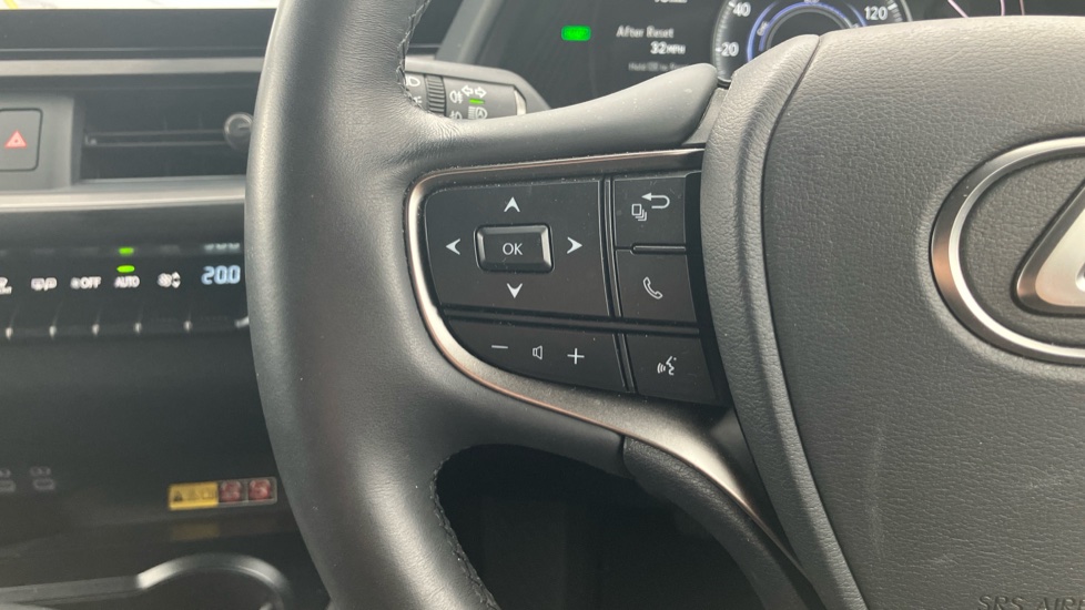 Lexus UX 250h 2.0 Takumi 5dr CVT Hybrid Hatchback - Image 35