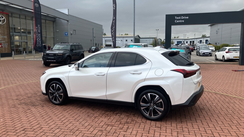 Lexus UX 250h 2.0 Takumi 5dr CVT Hybrid Hatchback - Image 53