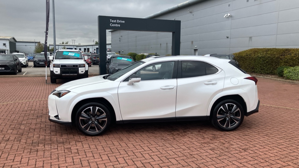 Lexus UX 250h 2.0 Takumi 5dr CVT Hybrid Hatchback - Image 54