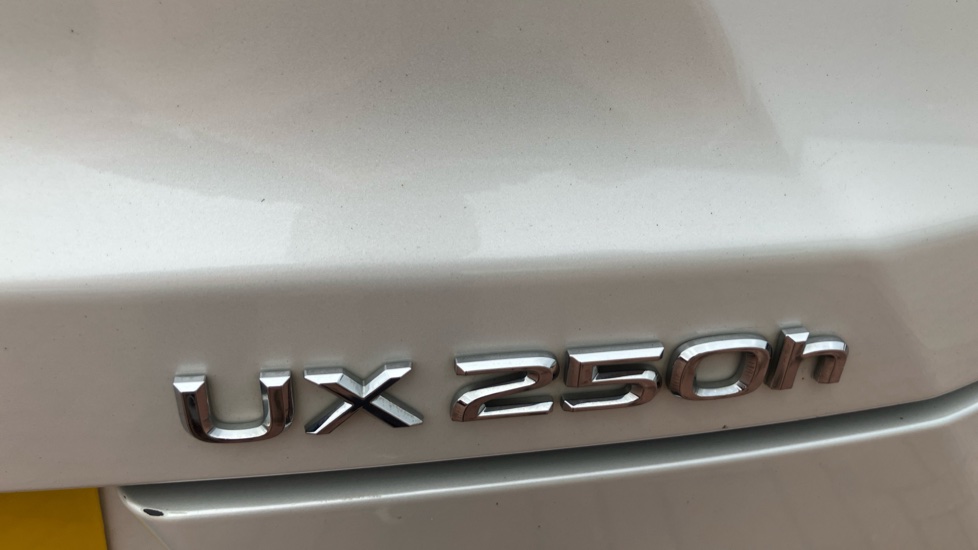 Lexus UX 250h 2.0 Takumi 5dr CVT Hybrid Hatchback - Image 55
