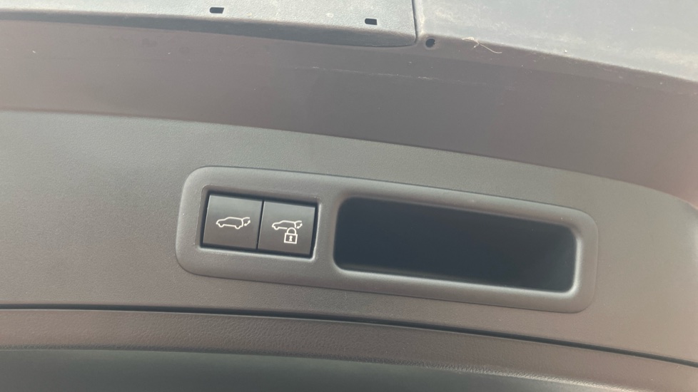 Lexus UX 250h 2.0 Takumi 5dr CVT Hybrid Hatchback - Image 60