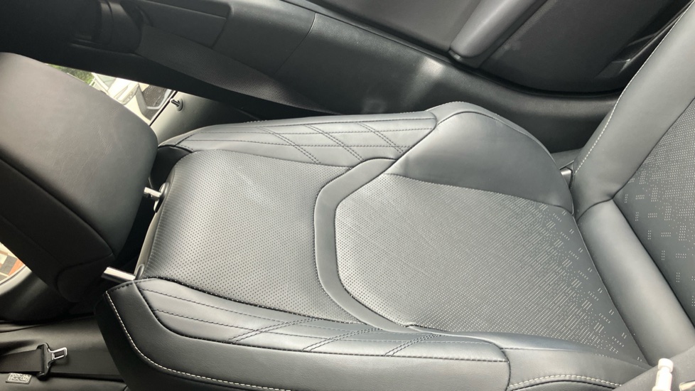 Lexus UX 250h 2.0 Takumi 5dr CVT Hybrid Hatchback - Image 65