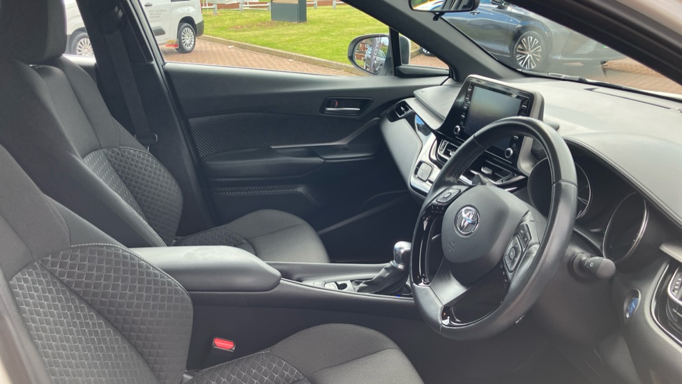 Toyota C-HR 1.8 Hybrid Icon 5dr CVT Hybrid Hatchback - Image 12