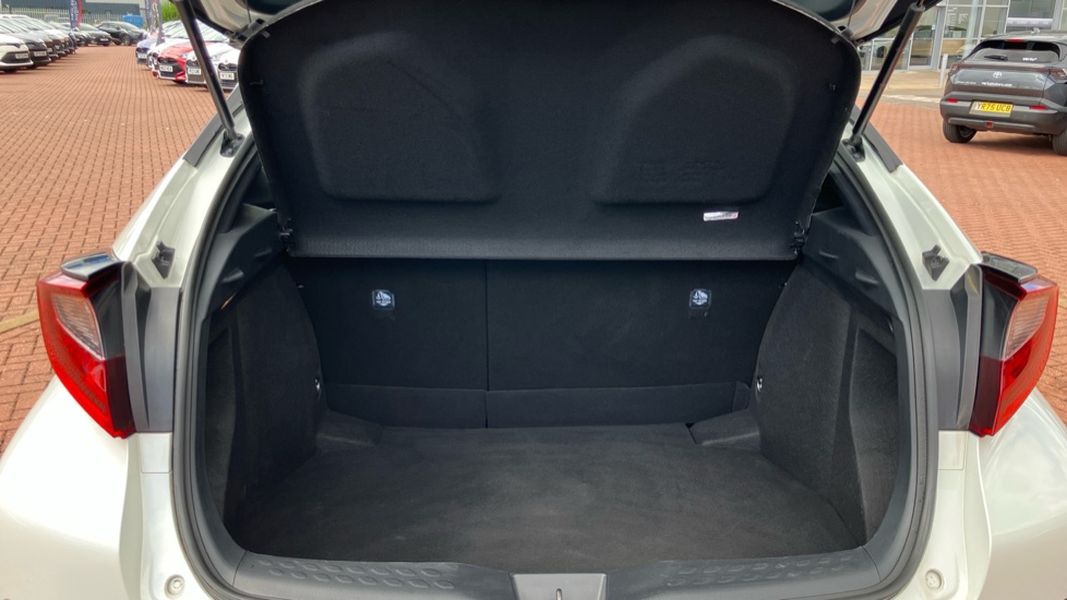Toyota C-HR 1.8 Hybrid Icon 5dr CVT Hybrid Hatchback - Image 13