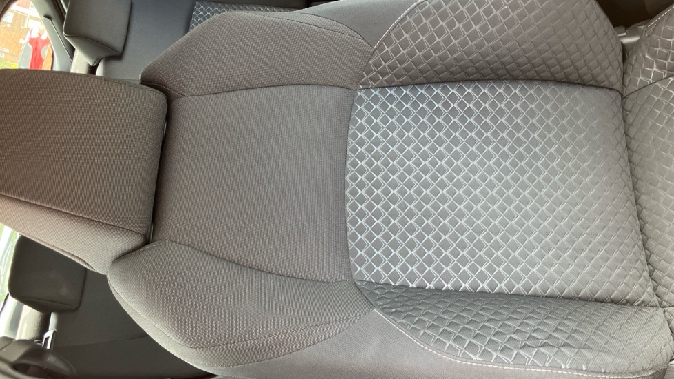 Toyota C-HR 1.8 Hybrid Icon 5dr CVT Hybrid Hatchback - Image 14