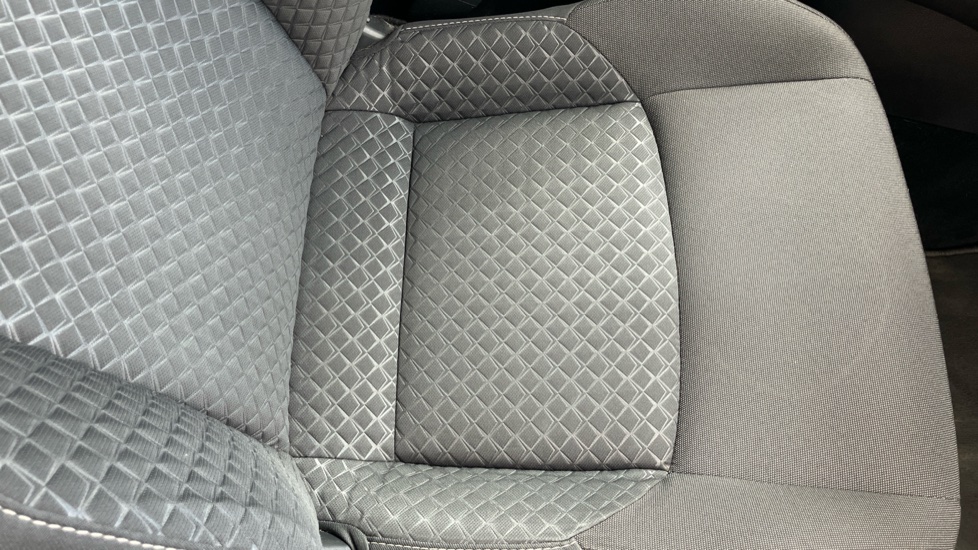 Toyota C-HR 1.8 Hybrid Icon 5dr CVT Hybrid Hatchback - Image 17
