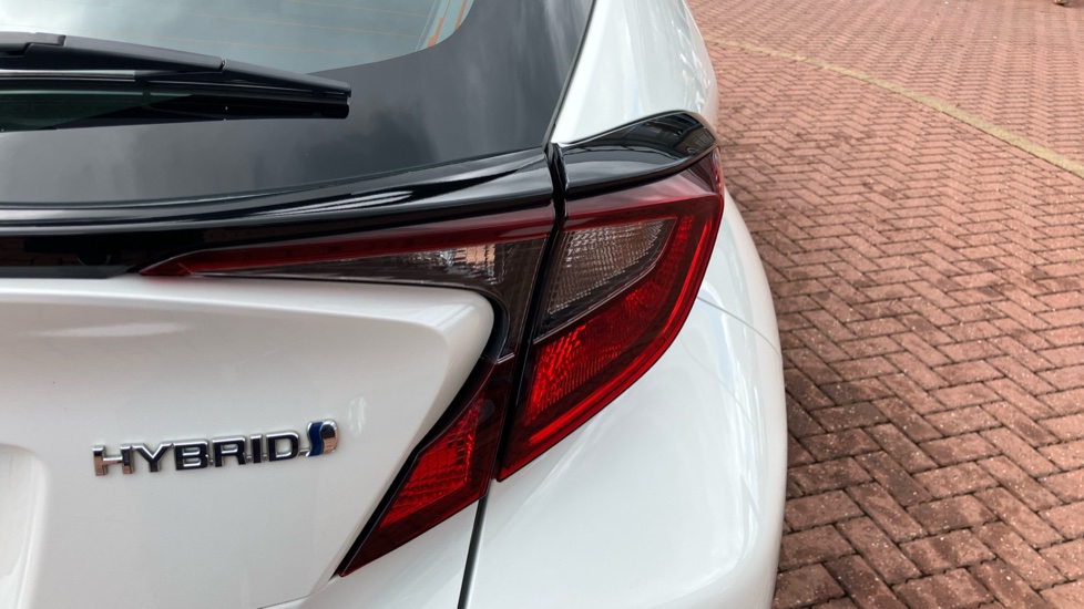 Toyota C-HR 1.8 Hybrid Icon 5dr CVT Hybrid Hatchback - Image 21