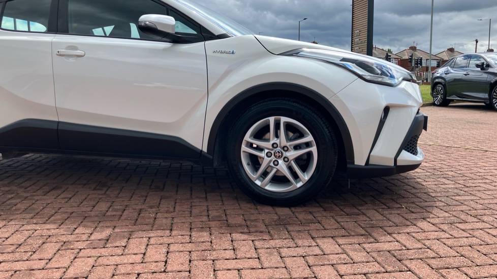 Toyota C-HR 1.8 Hybrid Icon 5dr CVT Hybrid Hatchback - Image 25