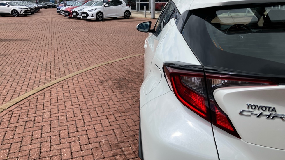 Toyota C-HR 1.8 Hybrid Icon 5dr CVT Hybrid Hatchback - Image 36