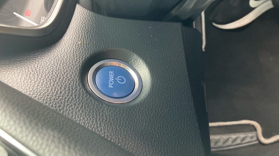 Toyota Corolla 2.0 VVT-i Hybrid Excel 5dr CVT Hybrid Estate - Image 16