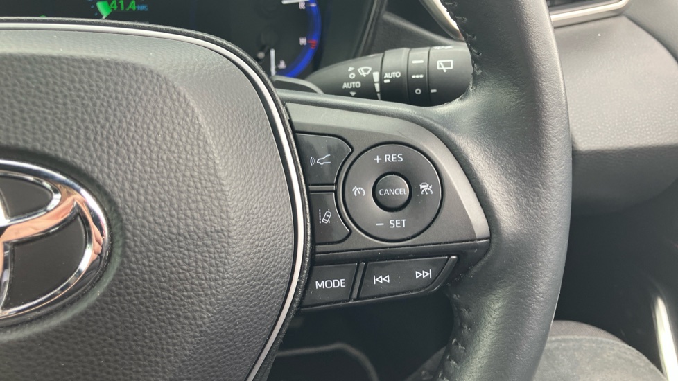 Toyota Corolla 2.0 VVT-i Hybrid Excel 5dr CVT Hybrid Estate - Image 29