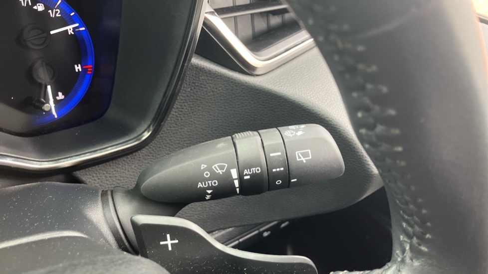Toyota Corolla 2.0 VVT-i Hybrid Excel 5dr CVT Hybrid Estate - Image 32
