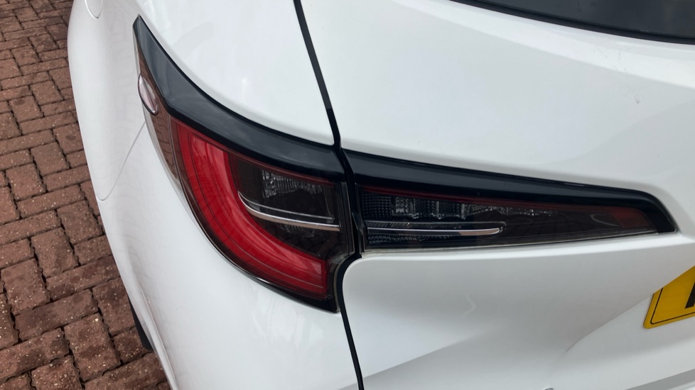 Toyota Corolla 2.0 VVT-i Hybrid Excel 5dr CVT Hybrid Estate - Image 35