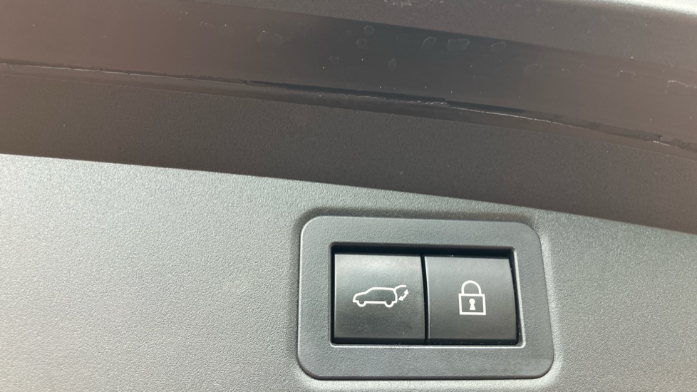 Toyota Corolla 2.0 VVT-i Hybrid Excel 5dr CVT Hybrid Estate - Image 46