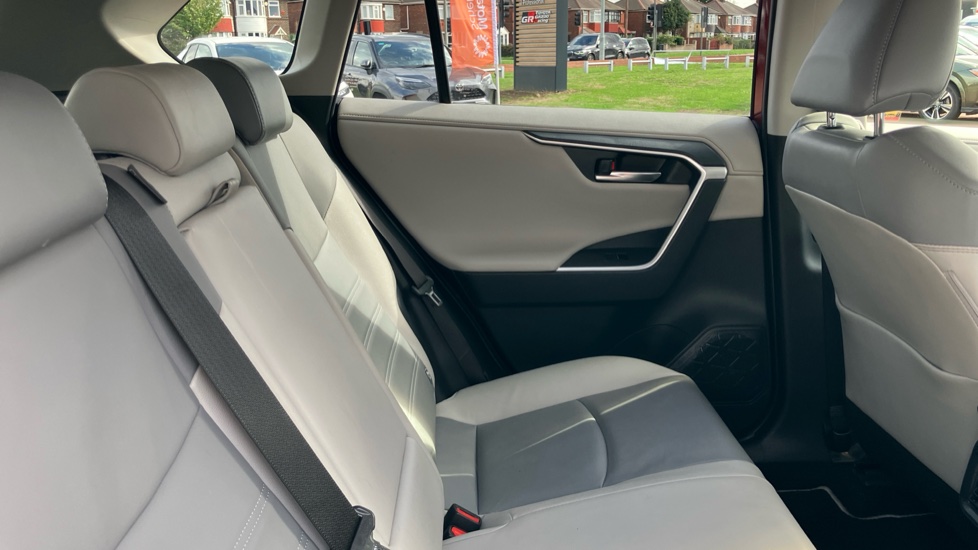 Toyota RAV4 2.5 VVT-i Hybrid Excel 5dr CVT Hybrid Estate - Image 8