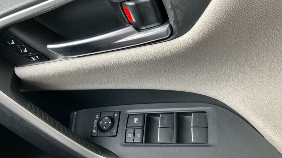 Toyota RAV4 2.5 VVT-i Hybrid Excel 5dr CVT Hybrid Estate - Image 31