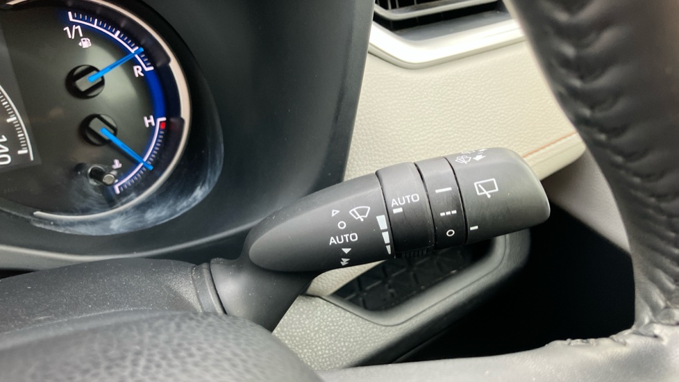 Toyota RAV4 2.5 VVT-i Hybrid Excel 5dr CVT Hybrid Estate - Image 33