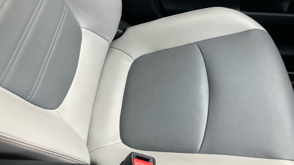 Toyota RAV4 2.5 VVT-i Hybrid Excel 5dr CVT Hybrid Estate - Image 63