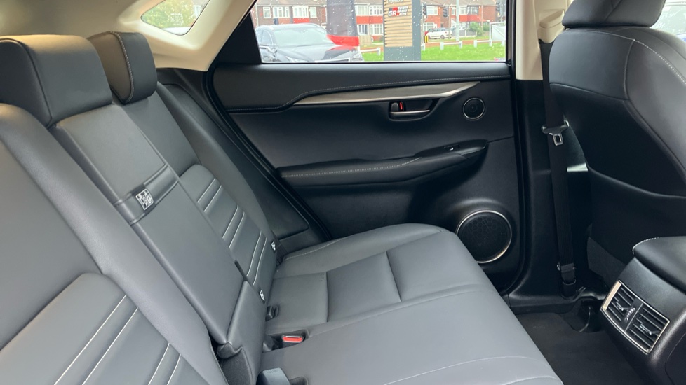 Lexus NX 300h 2.5 5dr CVT [8 Inch Nav] Hybrid Estate - Image 8