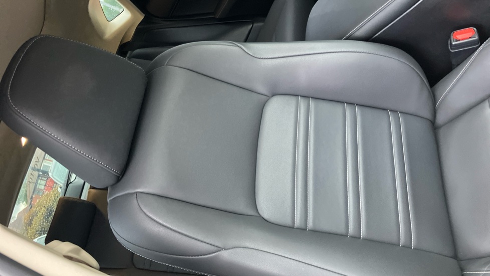 Lexus NX 300h 2.5 5dr CVT [8 Inch Nav] Hybrid Estate - Image 14