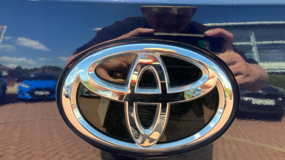 Toyota Corolla 1.8 VVT-i Hybrid GR Sport 5dr CVT Hybrid Estate - Image 49