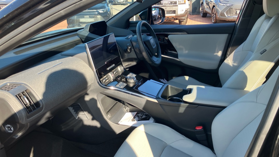 Toyota bZ4X 150kW Vision 71.4kWh 5dr Auto Electric Hatchback - Image 5