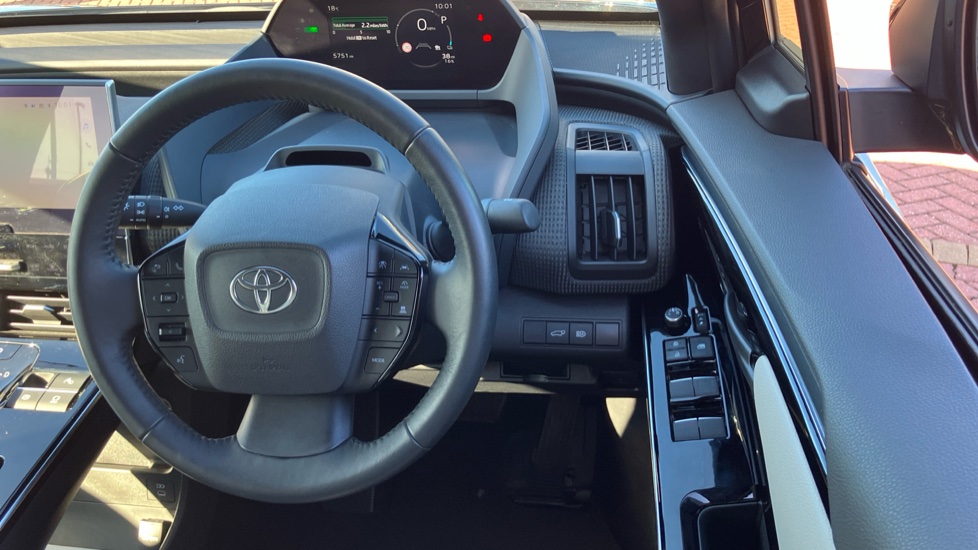 Toyota bZ4X 150kW Vision 71.4kWh 5dr Auto Electric Hatchback - Image 10