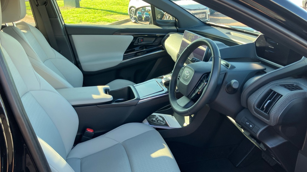 Toyota bZ4X 150kW Vision 71.4kWh 5dr Auto Electric Hatchback - Image 12