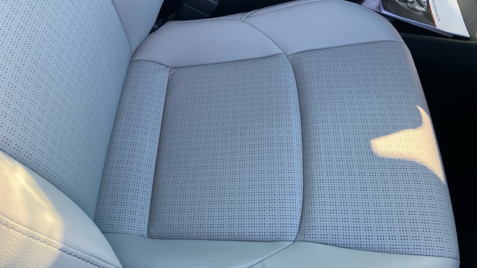 Toyota bZ4X 150kW Vision 71.4kWh 5dr Auto Electric Hatchback - Image 17